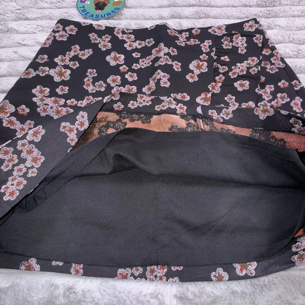 Express Size 8 Mini Ruffle Lined All Over Embroidered Cherry Blossom‎ Skirt